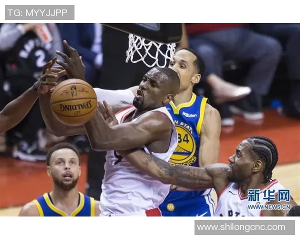 圣诞勇士与骑士精彩对决录像回顾全场精彩瞬间与战术分析 圣诞勇士与骑士精彩对决录像回顾全场精彩瞬间与战术分析